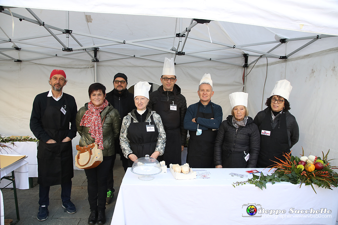 VBS_5627 - 10.ma Fiera Nazionale del Tartufo e Fiera dei Santi.jpg